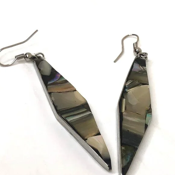 Handcrafted Abalone Diamond-shaped Dangle Earrings in Alpaca Silver. - Picture 5 of 5